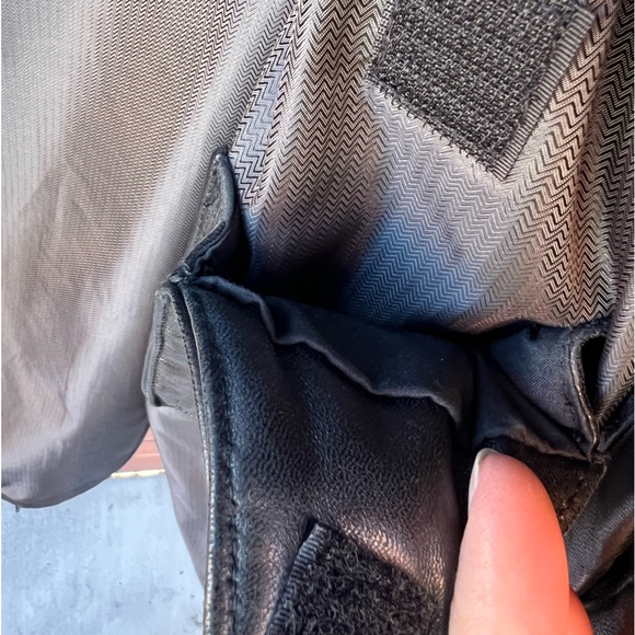 Wilson’s Men’s real leather black jacket, long. Size large - Picture 6 of 13